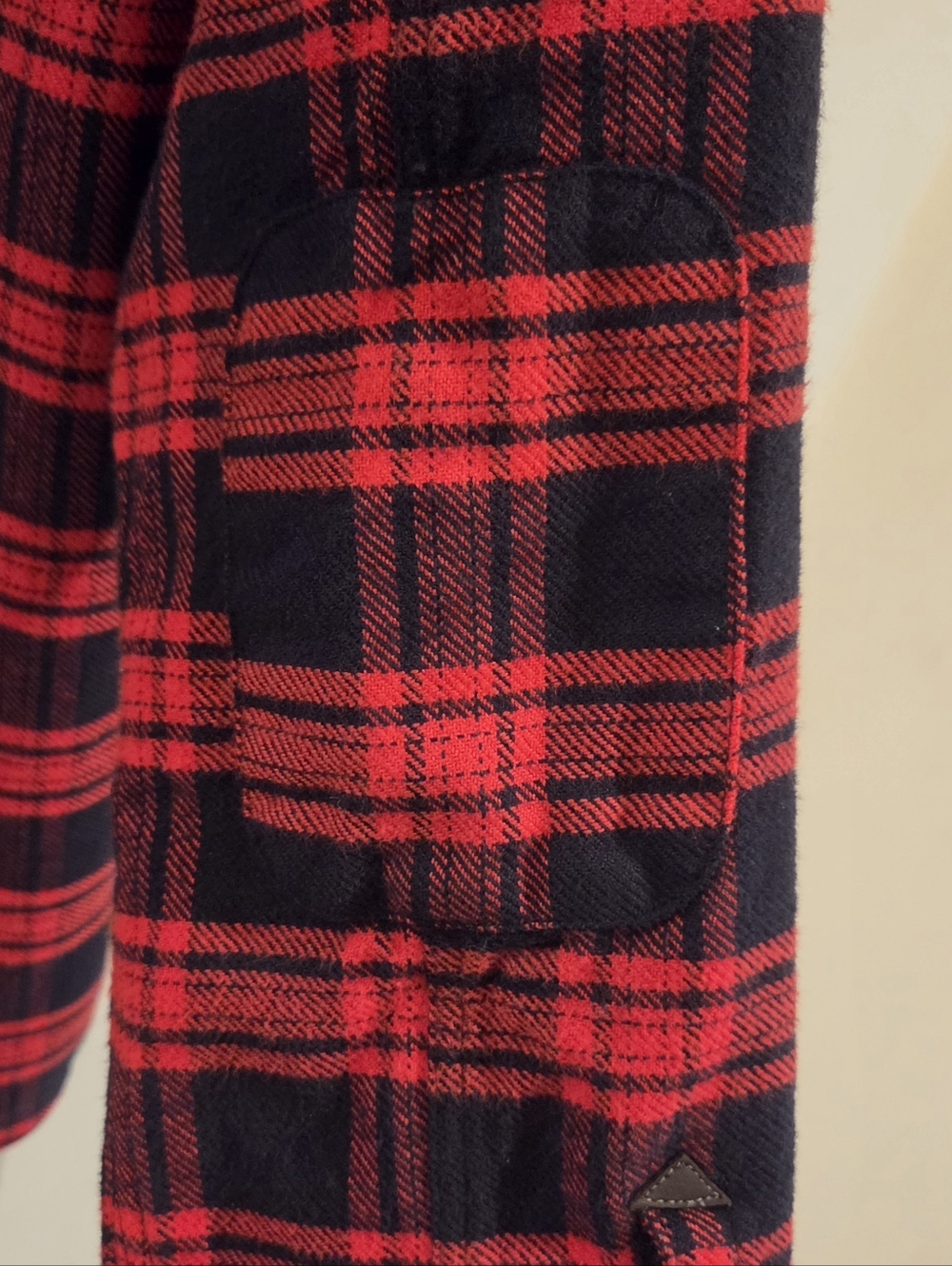Tecovas Ranchwear Button-Down Flannel Shirt - Red & Black Plaid - Size Medium - Picture 8 of 10